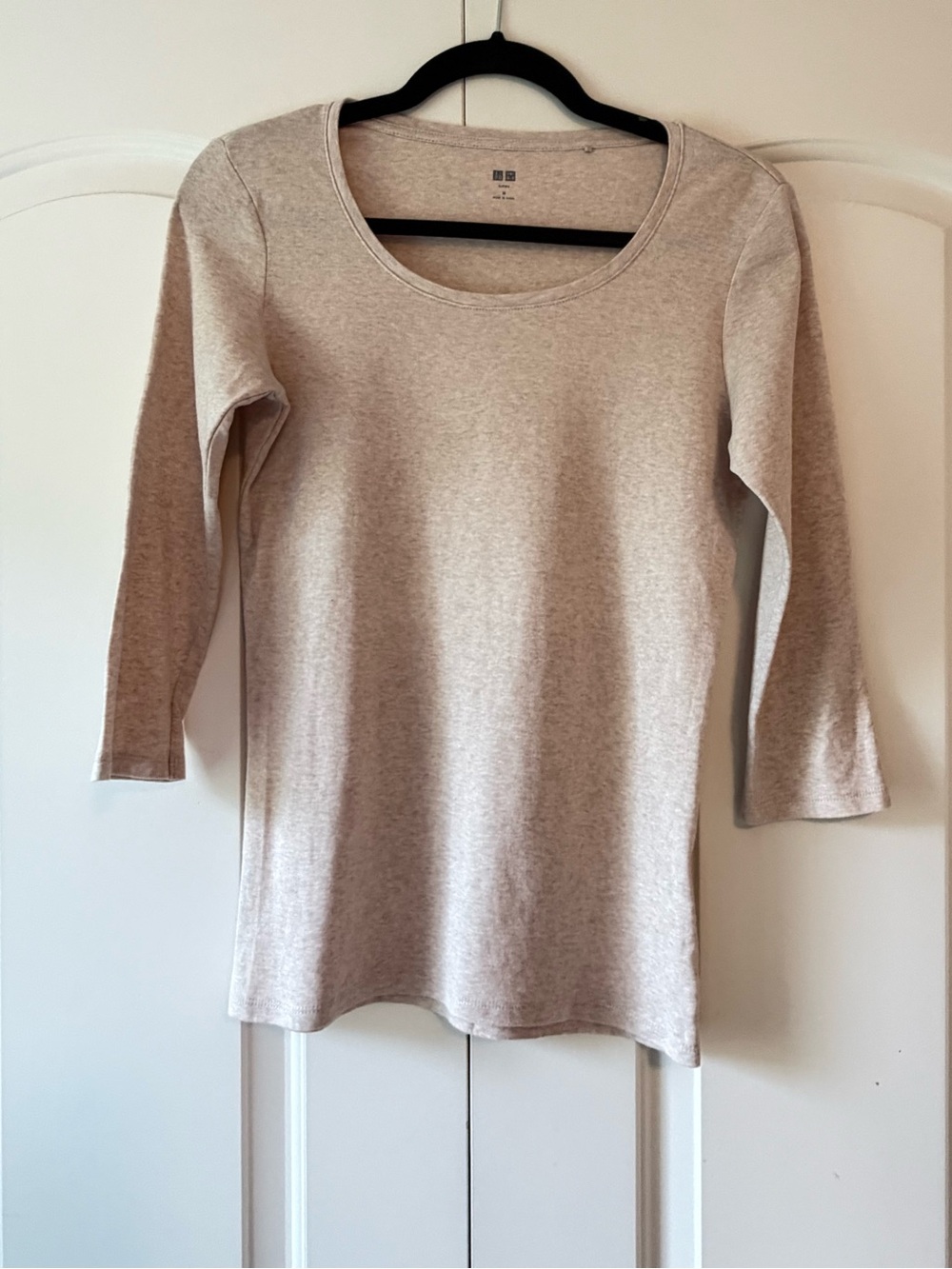 UNIQLO Women’s Beige Scoop Neck 3/4 sleeve Tee